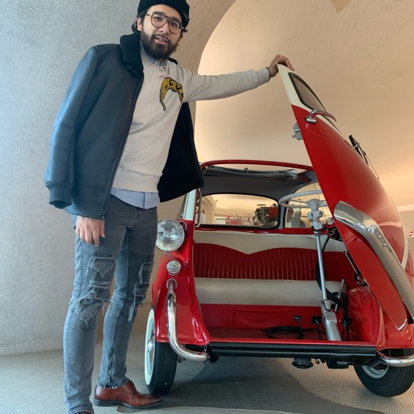 Gqpac’s exclusive closet access - Picture 2 of 3